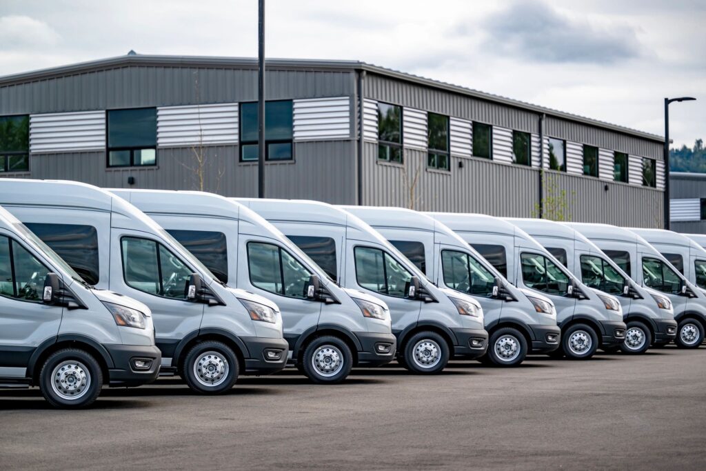 commercial fleet maintenance service trucks